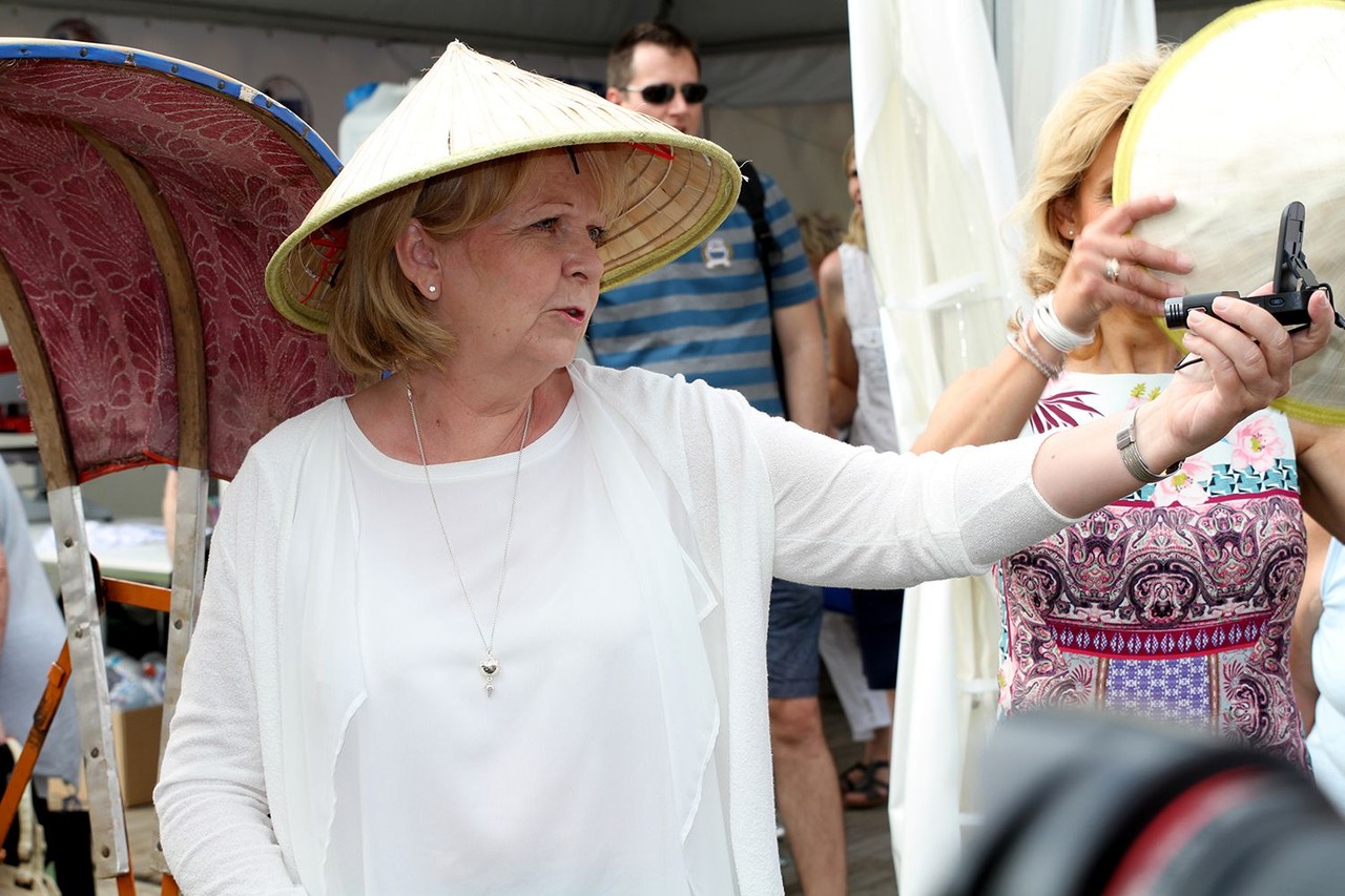 Frau Ministerpräsidentin Kraft auf dem NRW-Tag in Düsseldorf zu Besuch am Herner Promotionstand. (Foto: LWL)