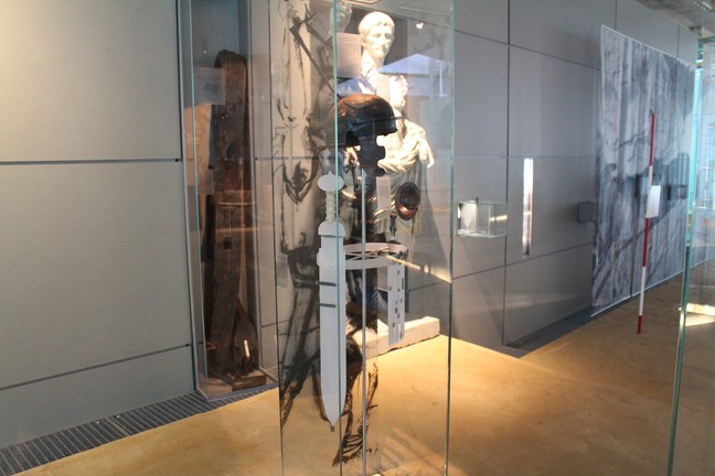Teile einer Rüstung. (Foto: M. Worgul/LWL-Museum für Archäologie)