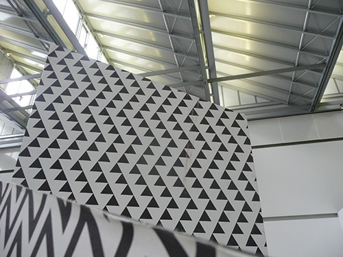 Sonderausstellung Uruk mit Blick auf die geometrische Formensprache als kennzeichnendes städtisches Element.
