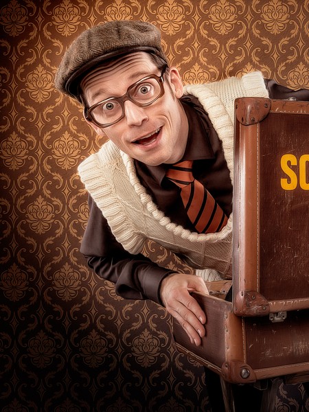 Schmitz Backes mit seinem Zauberkoffer