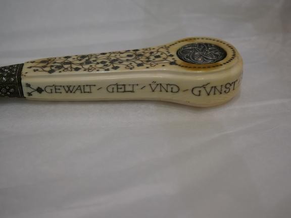 Ein Teil der Inschrift im Detail