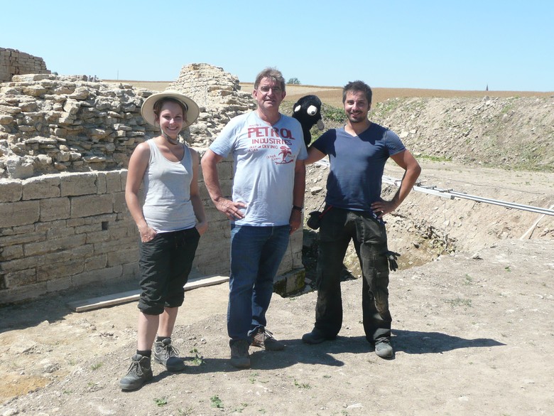 Von links nach rechts: Sandra, Hans-Werner Peine, Kalle der Maulwurf und Marcus (Foto: Gotthard Kiesling)