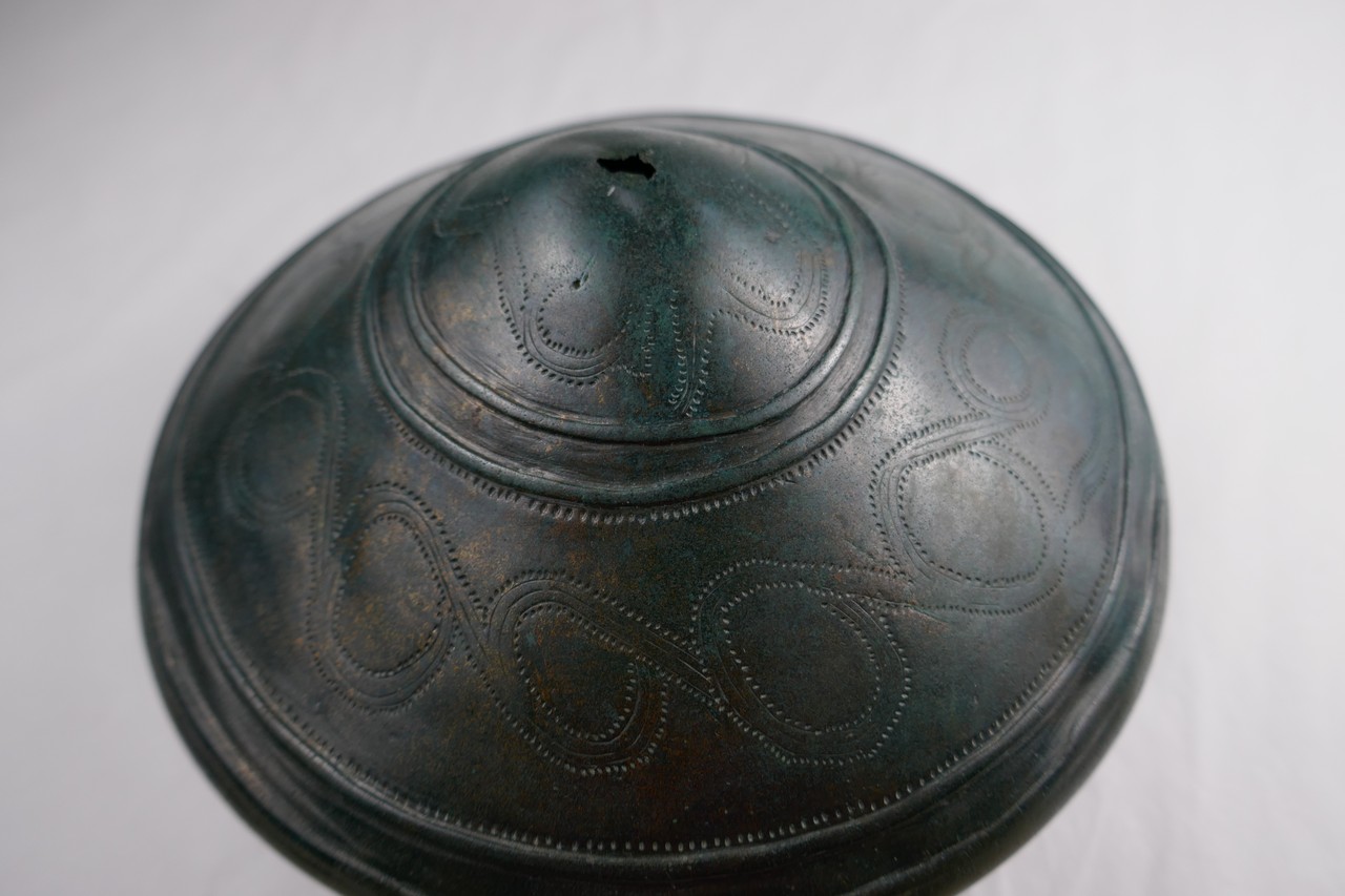 Abb. 1. Bronzezeitliches Bronzebecken aus Münster-Gittrup (© LWL-Museum für Archäologie/Foto: C. Moors)