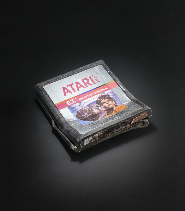 Ein Atari-Spielmodul des Spiels E.T., das als das schlechteste Spiel aller Zeiten gilt.