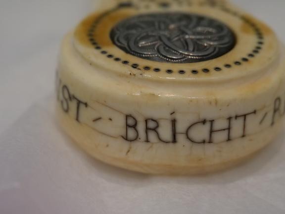 Ein Teil der Inschrift im Detail